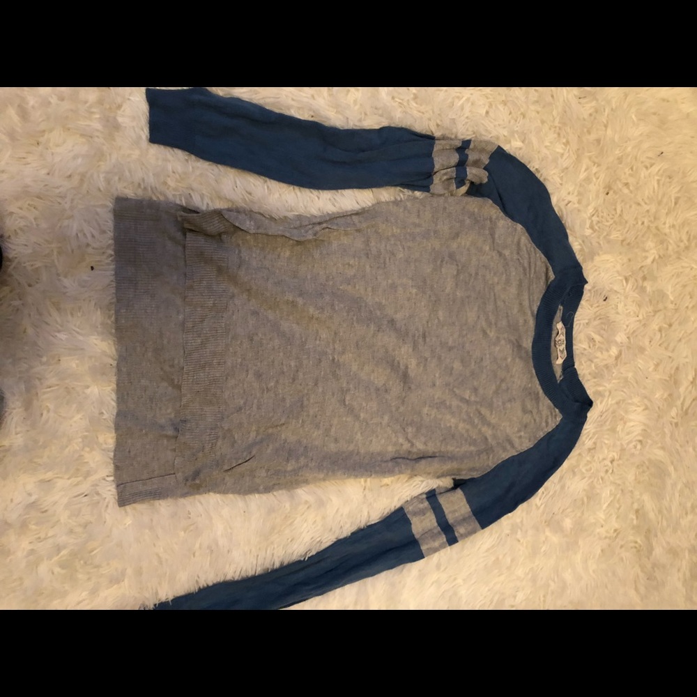Blue and gray long sleeve shirt